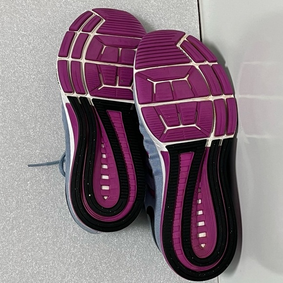 NIKE Stylish Women's Air Zoom
Vomero 11 'Blue Grey Hyper Violet' Running Shoes - Picture 6 of 9